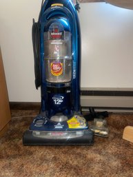 Bis Lift Off Bagless Vacuum Cleaner W/Attachments