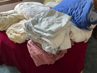 Lot Of  Bedding -  Variety Of Sizes  Full/Queen
