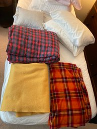 Misc Bed Linen Lot
