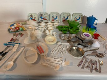 Vtg Kids Kitchenware, Plastic China, Pony Tail Metal Plates And More