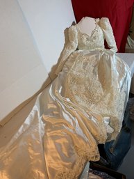 Beautiful Vintage Wedding Dress Size 8
