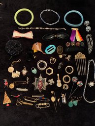 Vintage Womens Jewelry And Accessories Lot - Coro, Monet, Heraldic Crest Crowm