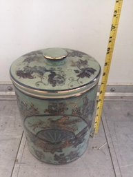 Vintage Covered Chinese Asian Pot