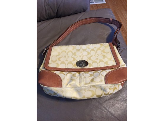 Vintage Coach Purse/ WILL SHIP OR FOR PICKUP