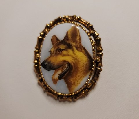 Hey GSD Lovers! Vintage Enamel And Porcelain German Shepherd Brooch Excellent Condition