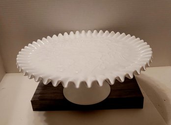 Beautiful Vintage 50s-60s Fenton Spanish Lace Milk Glass Cake Plate 13inW Excellent Condition