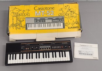 Vintage Casio Casiotone MT-50 Keyboard