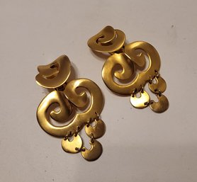 Gorgeous Vintage 90s Clara Kasavina/Clara Studios Brushed Gold Tone Swirl Drop Clip Earrings Signed