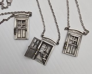 SO CUTE Telephone Booth Moving Necklaces
