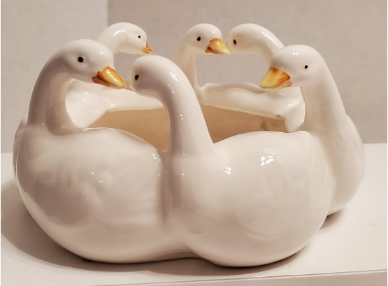 6 Swans A Swimmin' Vintage MC Ron Gordon Designs Porcelain Figurine SHIPPING EXTRA