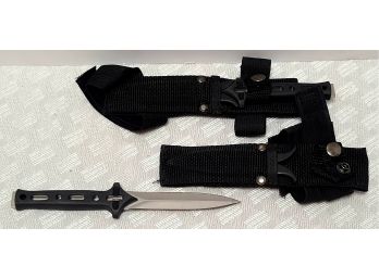 2 United Dagger Knives With Sheaths