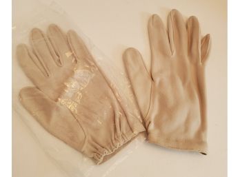 Vintage NOS Fownes Nylon Short Gloves