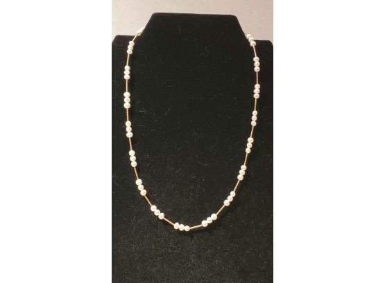 Beautiful Vintage Solid 10kt Gold And Freshwater Pearl Necklace