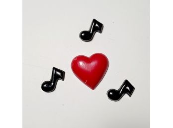 SCREAMING Vintage Chalkware Heart And Music Notes
