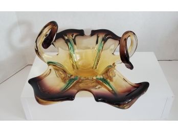 LOVE LOVE LOVE THIS! Vintage Art Glass Bowl
