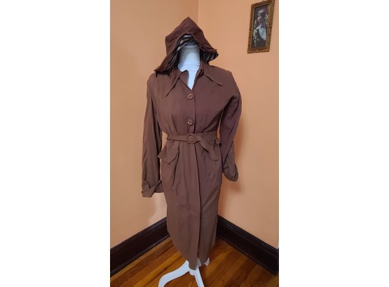AAAHH This 70s Ladies Belted Light Trench THAT HOOD LINING