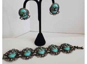 OH MY STARS! Vintage 1960s Silvertone Faux Turquoise And Pearl Bracelet And Earring Set