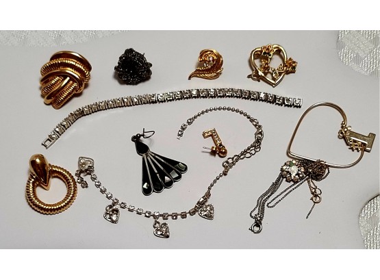 Broken Or Orphaned Vintage Jewelry Incl Sterling YOU FIX