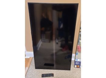 Samsung Wall Mount 42' TV With Remote Works