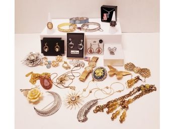 Vintage And Vintage NOS Jewelry Lot