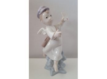 Mail Call! Vintage 1993 Lladro Golden Memories Christmas Greetings Angel Mail Boy