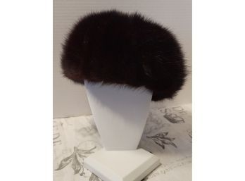 Vintage 60s Amy NY Mink Pill Box Hat 7in Circumference 3.5H Excellent Condition
