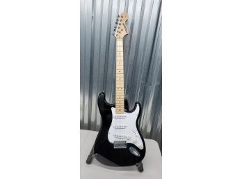 Starcaster By Fender Stratocaster Electric Guitar W/Fender Gig Bag Strings, CD Great Condition!