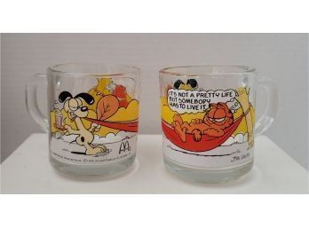 Love This Cat! Pair Of Vintage 1978 McDonald's Garfield Glass Coffee Mugs Excellent Condition!