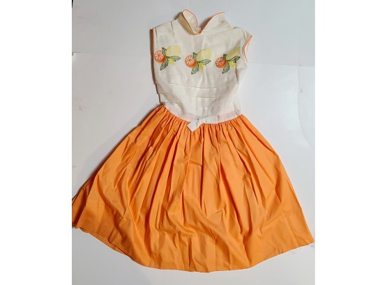 OMG ITS A GIRLS VINTAGE DRESS THE CUTEST