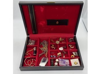 THE BOX ITSELF EEEEE Vintage Jewelry Dresser Box And Contents