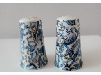 More Blue! Vintage Lefton Paisley Salt And Pepper Shakers Great Condition