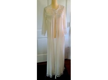 Vintage Miss Elaine Boudoir Or Even Wedding Lace Trimmed Robe