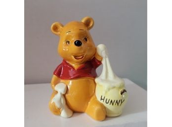 Vintage MC Disney Winnie The Pooh Figurine 4 1/4h Excellent Condition