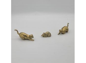 IT'S A SHOWDOWN Vintage Solid Brass Cats And Mouse
