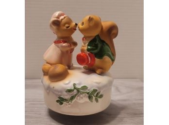 Adorable Vintage Ceramic Christmas Squirrels Musical Figurine Works! Great Condition