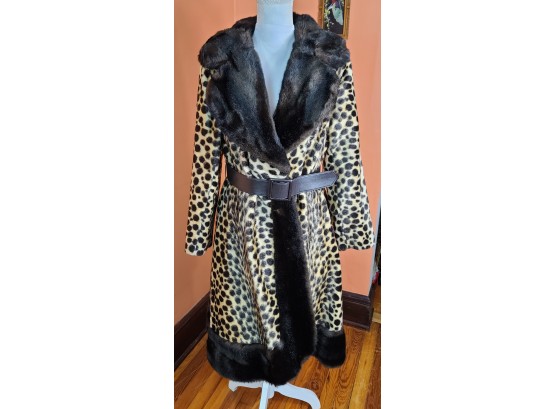 I JUST PASSED OUT Calling All Glamour Girls! Vintage Faux Fur Leopard Print Coat S
