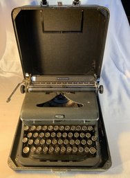 ROYAL Aristocrat Portable Typewriter