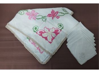Hand Stitched Tablecloth With Lace Edge And Additional Napkins