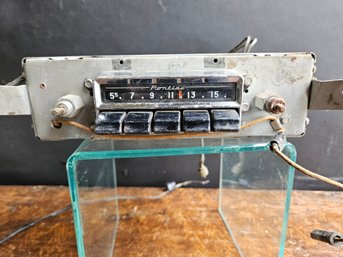 R2 - 1950s Pontiac  Car Radio