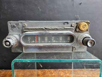R15 - 1960 Ford FoMoCo Car Radio