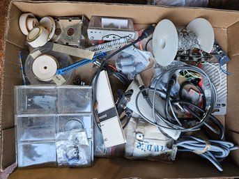 R76 - Electronic Component Lot - Connectors And Other Items