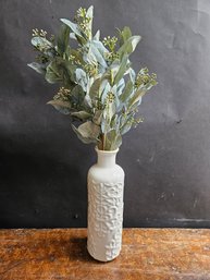 R88 - White Ceramic Vase With Foe Flowers - 14' X 4.5' 29' With Flowers - LOCAL PICKUP ONLY