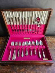 M22 - Community Silver Plated Utensil Set - 8 Servings - 4 Extra Spoons