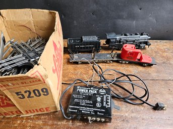 M153 - New York Central Model Train With Track And Power Supply - LOCAL PICKUP ONLY