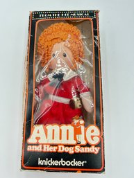 T94 1977 Knickerbocker Annie Doll