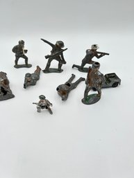T148 Vintage Tin Soldiers