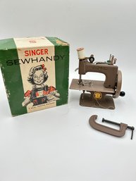 T164 1954-1957 Singer Sew Handy Model 20 Child's Sewing Machine