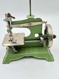 T167 1920-30's Mary Mix Up Sewing Machine 293 8x7x4