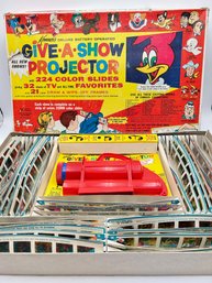 T183 1961 Give A Show Projector