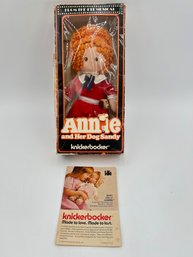 T89 1977 Knickerbocker Annie Doll